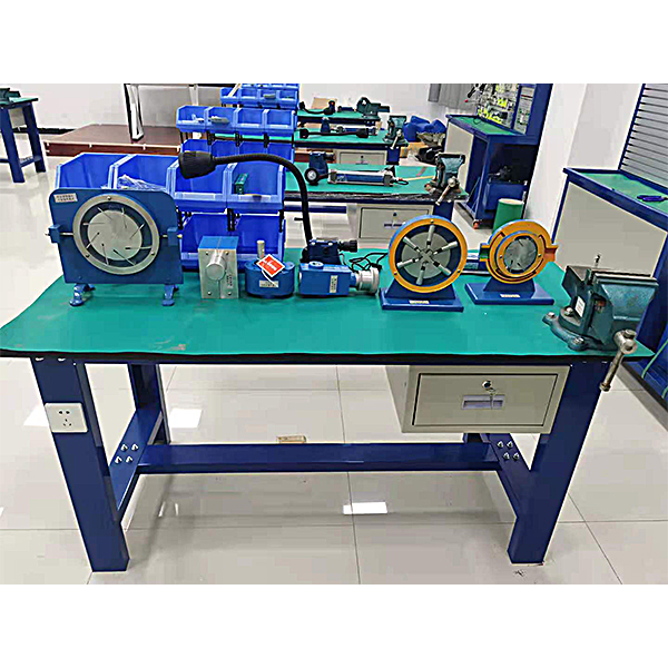 助力電工學(xué)員成為行業(yè)翹楚:電工實訓(xùn)臺的重要作用(圖2) 助力電工學(xué)員成為行業(yè)翹楚:電工實訓(xùn)臺的重要作用(圖2)